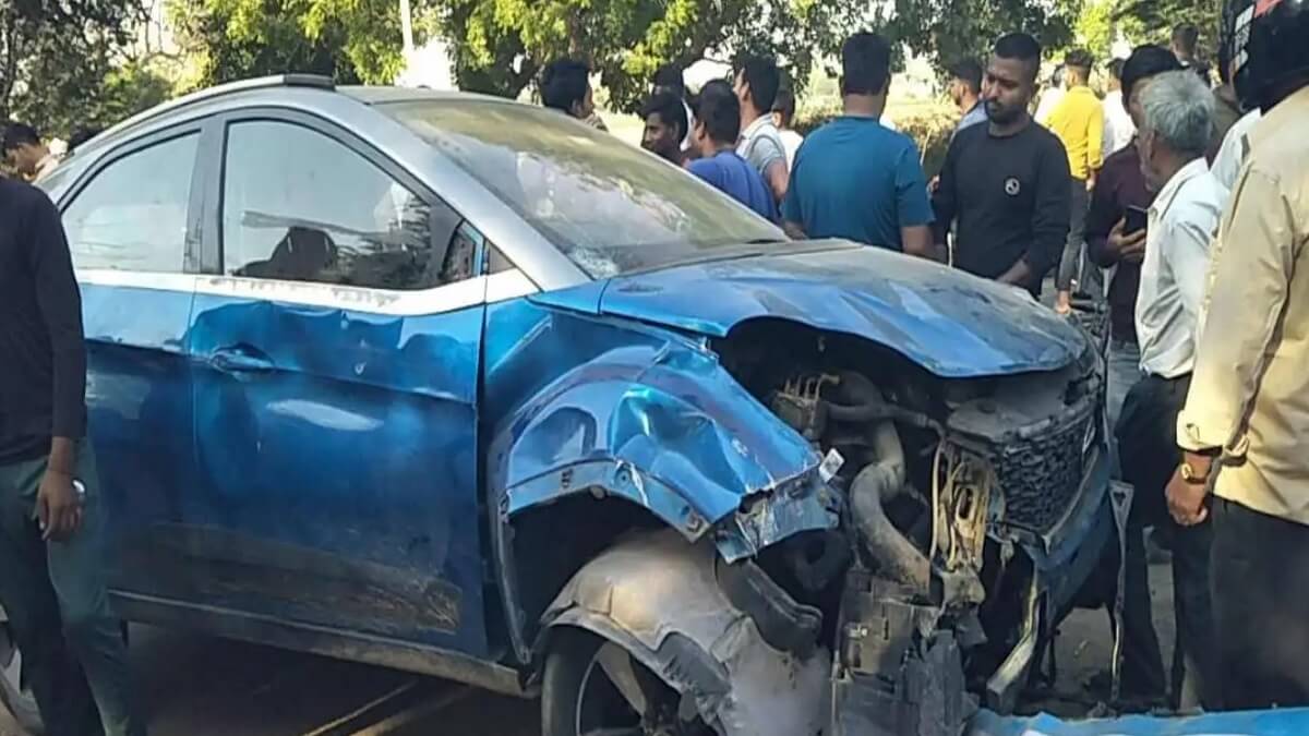 Children Killed Agra Three Children Killed As Car Runs Over 6 Agra