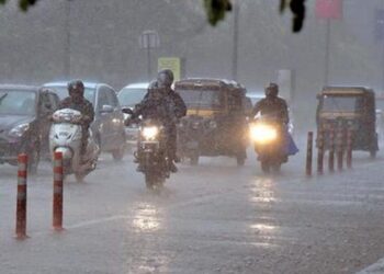 Karnataka Heavy Rain alert Stormy rain in next 3 hours Warning for Udupi Chikkamagalore D K Shivamogga district