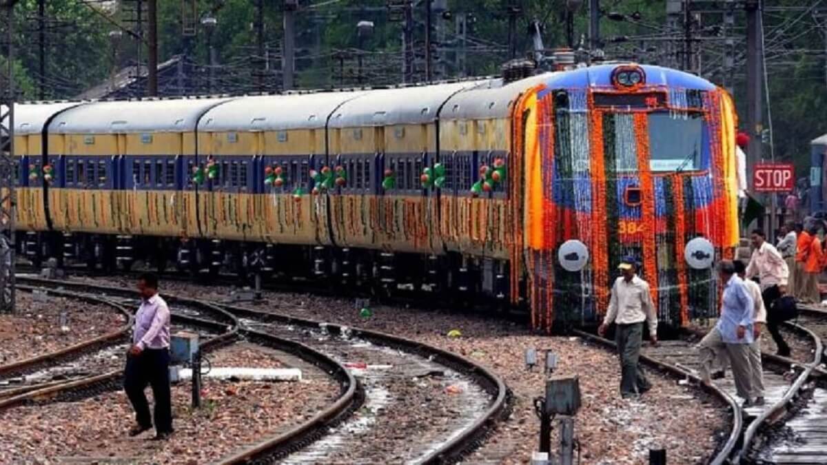 Karnataka election 2023: Three special trains announced in the background of the election
