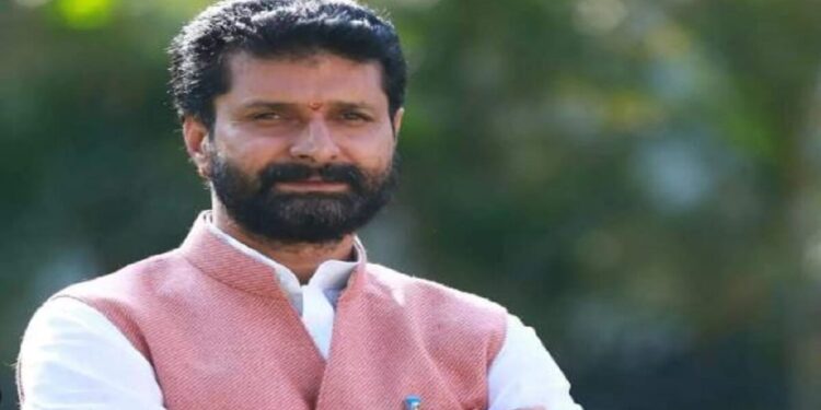 MLA CT Ravis health deteriorated He was suddenly admitted to the hospital