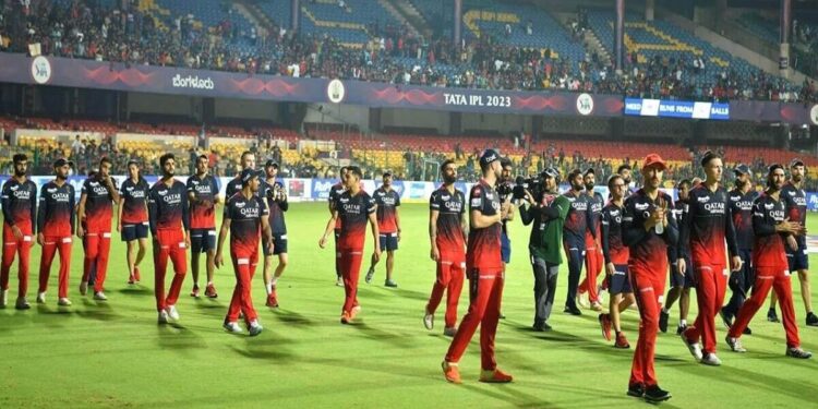 RCB vs GT IPL 2023 GT beat RCB by 6 wickets MI qualify for playoffs