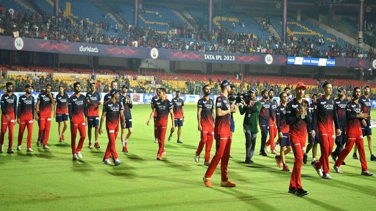 RCB vs GT IPL 2023 GT beat RCB by 6 wickets MI qualify for playoffs