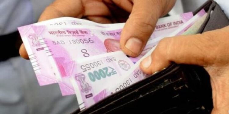 Rs 2000 Currency Note: No ID, proof needed to exchange Rs 2,000 note: SBI