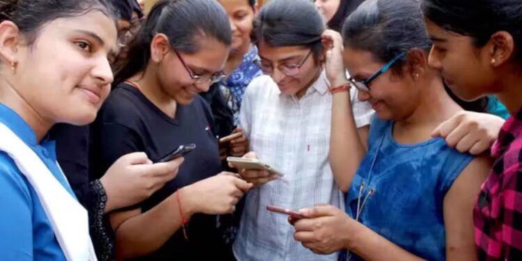 SSLC Result Announced Chitradurga First yadagiri last