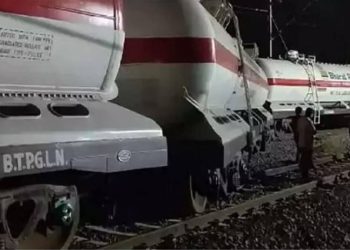 Train Major Accident Averted LPG goods train derails in MP