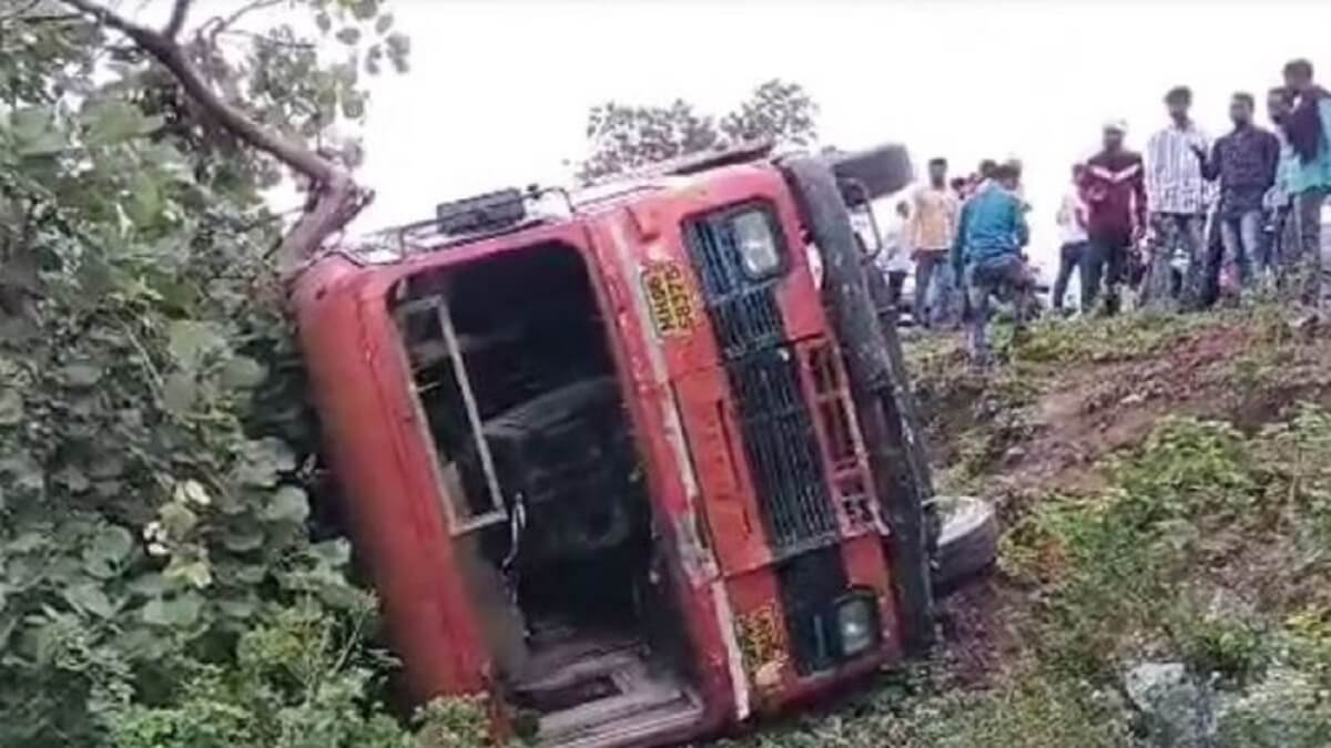 Bus accident: State transport bus overturns: More than 20 people injured