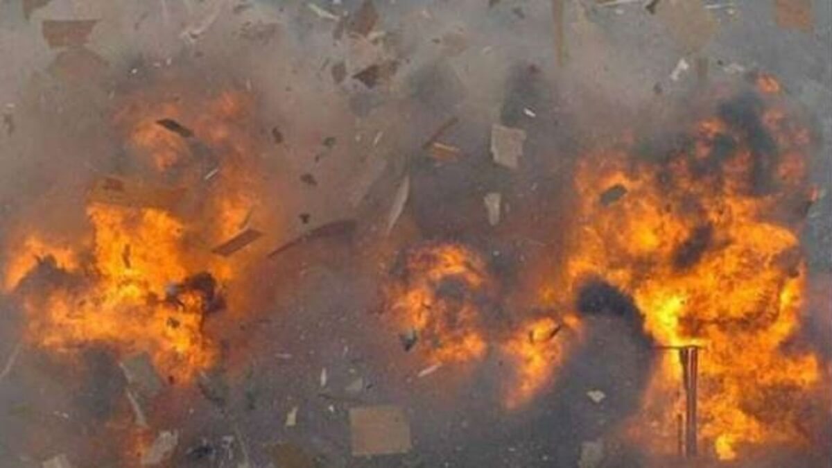 Firecracker Factory Explosion: Explosion in firecracker factory warehouse 8 dead: many injured