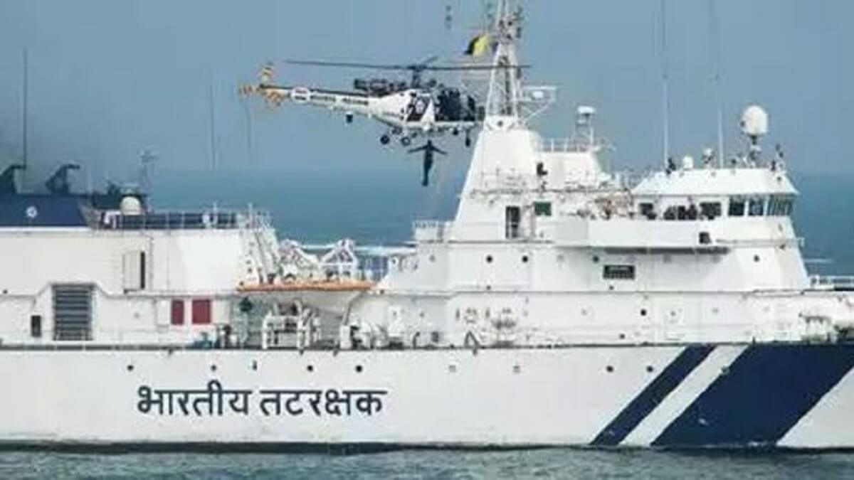 Indian Coast Guard: Ship in danger due to engine failure: 36 including 8 scientists rescued