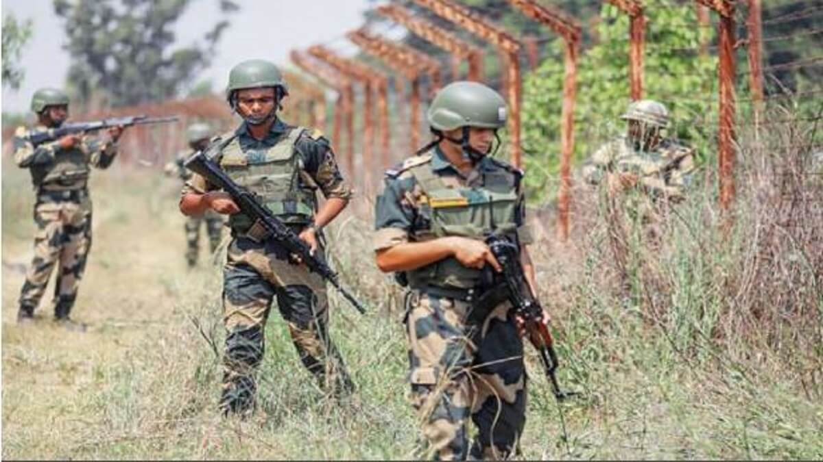 Jammu and Kashmir Crime: BSF soldiers shot and killed a Pakistani infiltrator