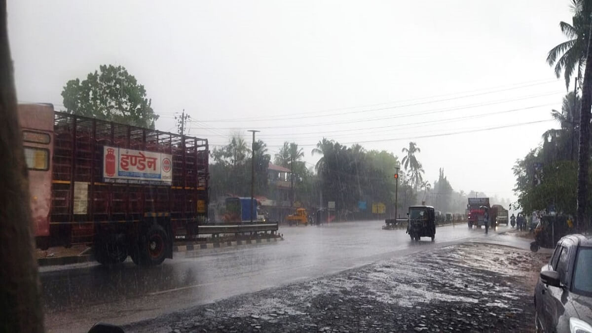 Karnataka Weather Report : Heavy rains on the coastal : 4 day yellow alert announced