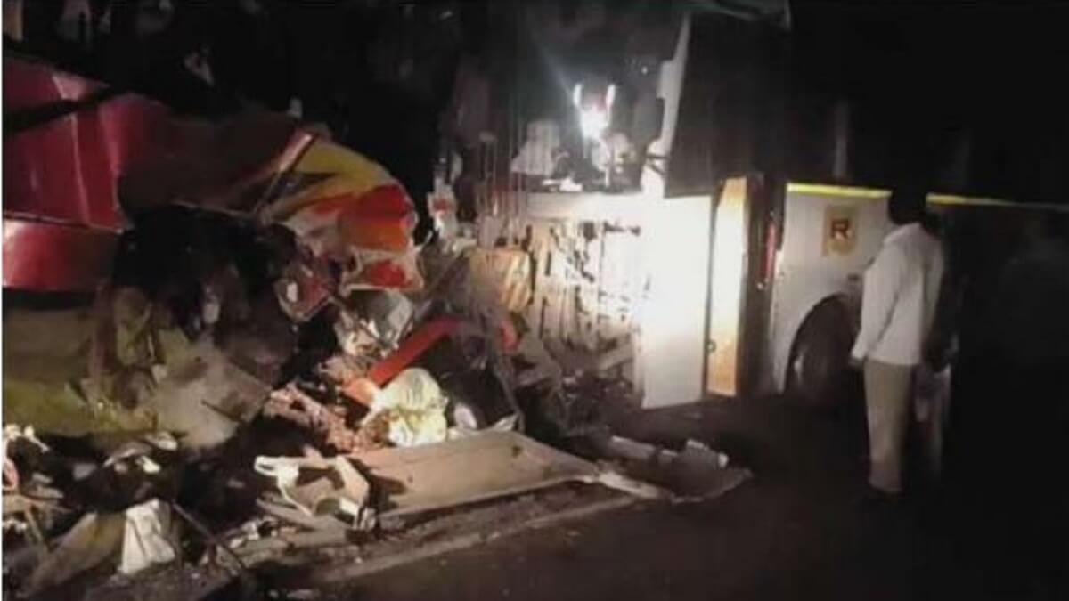 Maharashtra Road Accident: 6 killed in two buses head-on collision: 25 more injured
