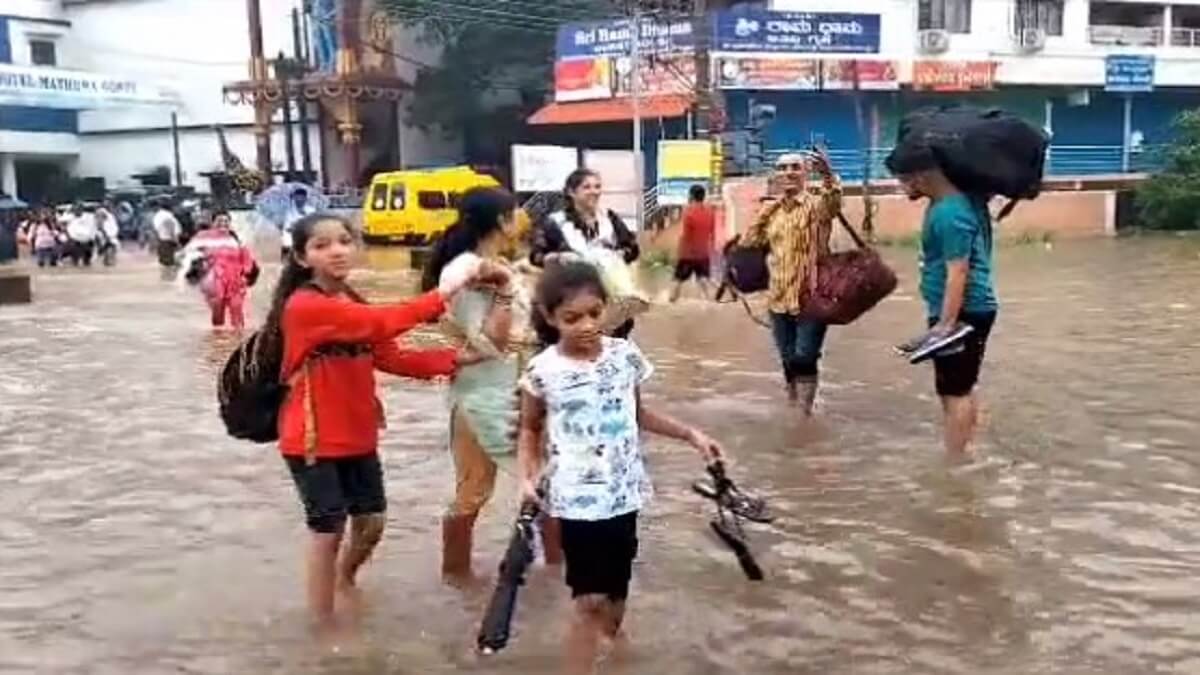 Rain alert Udupi dakshina kannada red alert kodagu Holiday declared for schools and colleges