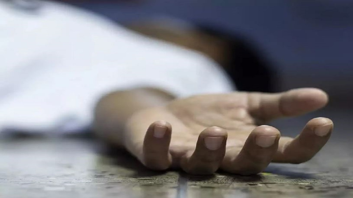 Bhopal Crime News : Four members of the same family including two children committed suicide