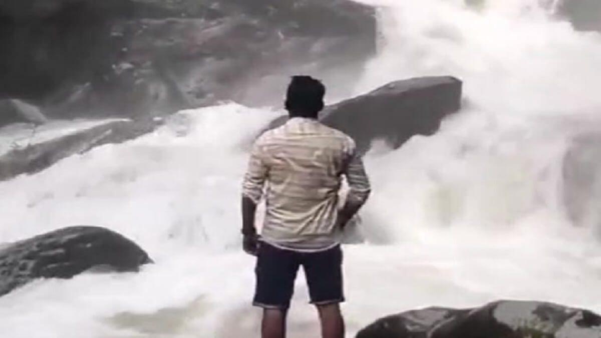 Udupi News: A young man who had gone to see Arashinagundi falls got water: Video went viral.