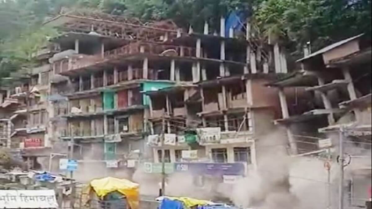 Landslide In Himachal Pradesh : Many multi-storied buildings leveled by landslides