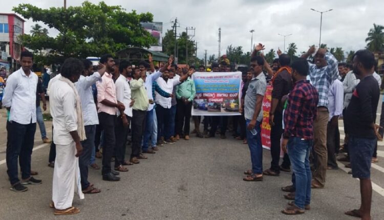Lorry drivers, owners strike in Kota Strong anger against the Udupi DC