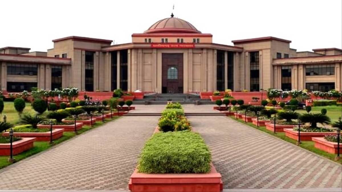 Chhattisgarh High Court Order Husband recording wife's phone conversation is violation of her privacy 
