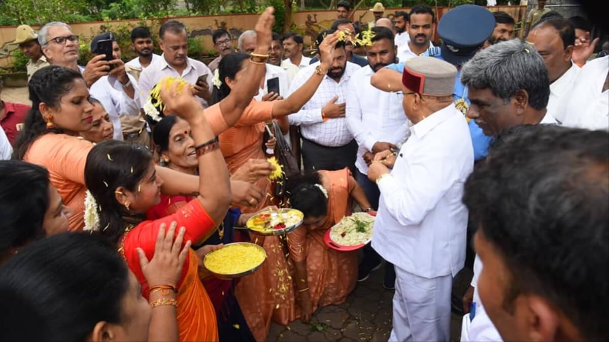 Kota Dr. Shivarama Karnath Huttura Prashati 2023 Awarded dr.vidyabhushana Hand over Karnataka Governor Thawar Chand Gehlot