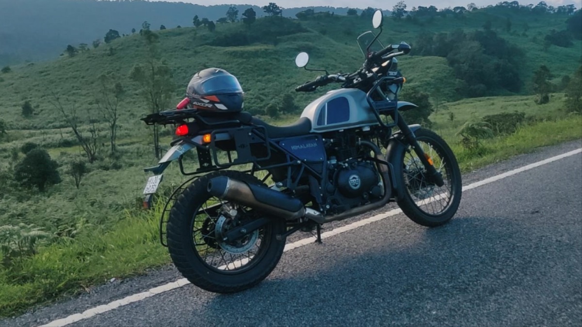 Royal Enfield Himalayan 452 Adventure Bike First Look Impresses Customers Great Features Attractive Price 