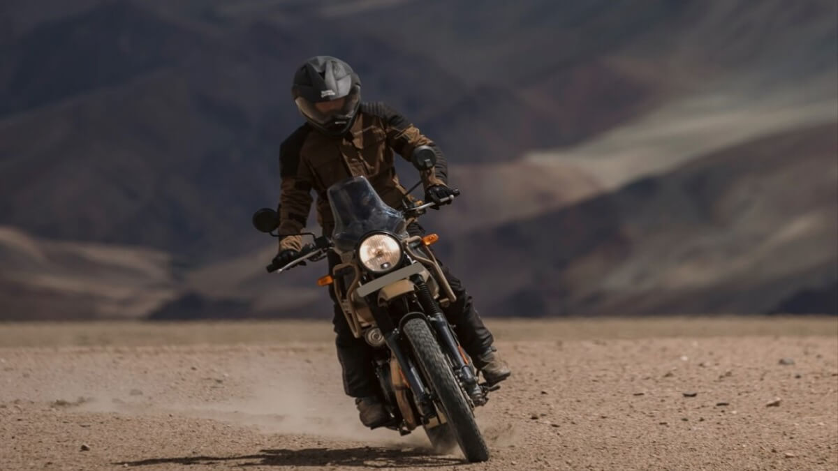 Royal Enfield Himalayan 452 Adventure Bike First Look Impresses Customers Great Features Attractive Price
