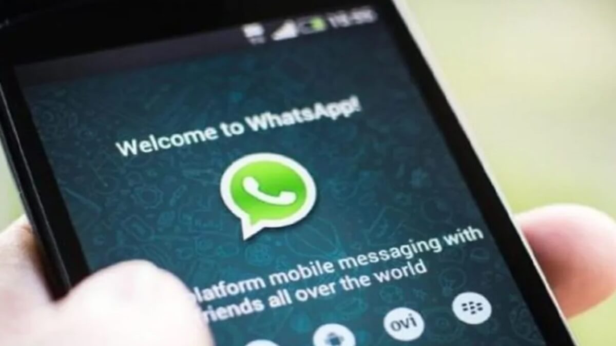 Whatsapp alert dont clicks on such messages 82 percent indians recive 12 fake messages daily 