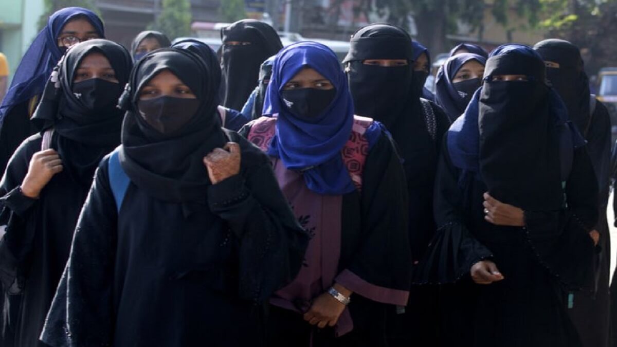 Hijab ban Cancel in Karnataka schools and colleges Karnataka Chief Minister Siddaramaiah announcement 