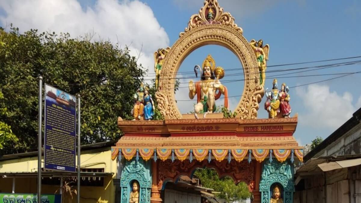 Odisha Puri Jagannatha Temple is an Famous Hindu Temple In India