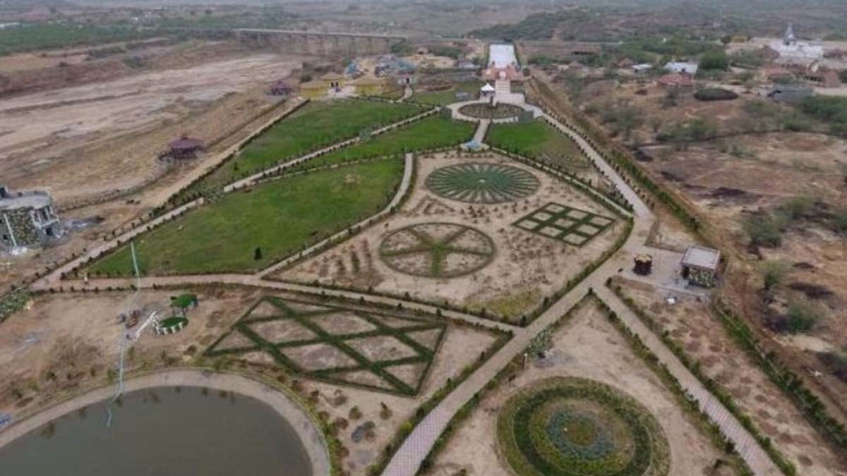 Rs 70000000000 money in bank! this is Asia’s richest village Madhapar, a village in the Kutch district of Gujarat Kannada News