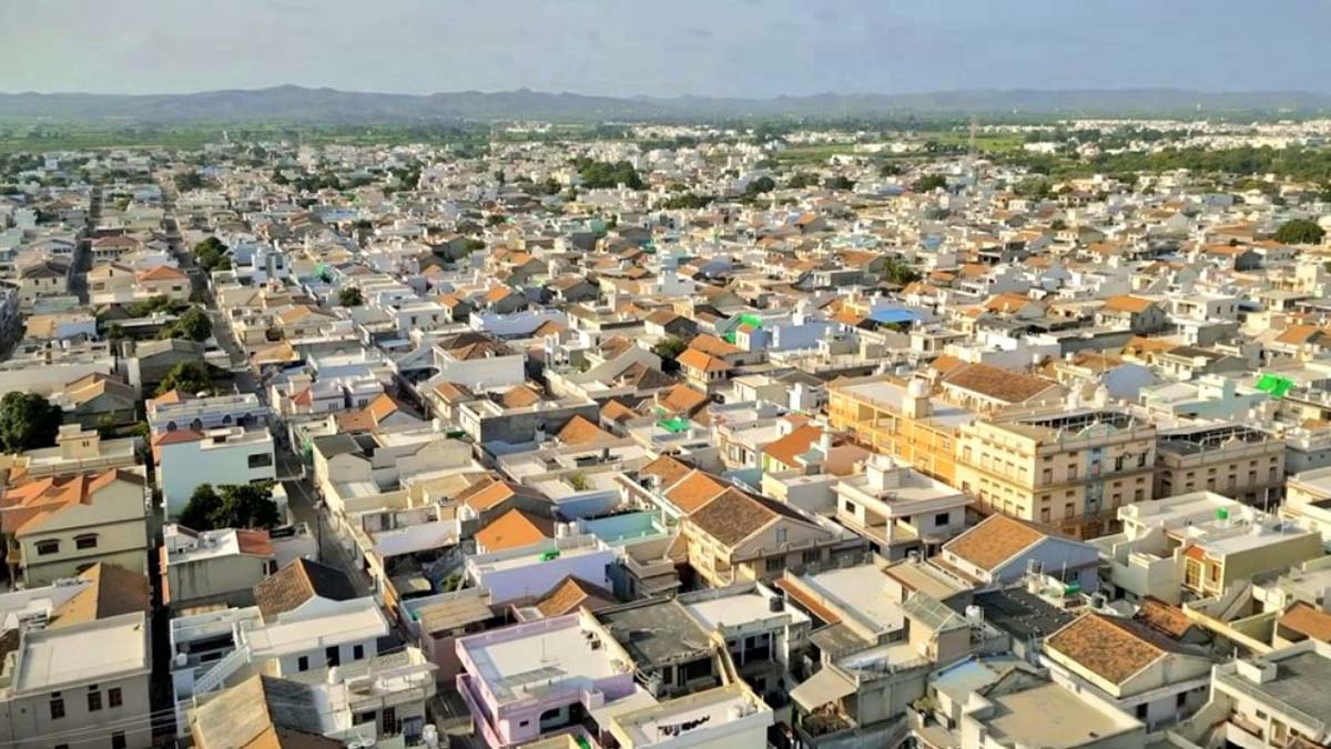 Rs 70000000000 money in bank! this is Asia’s richest village Madhapar, a village in the Kutch district of Gujarat Kannada News