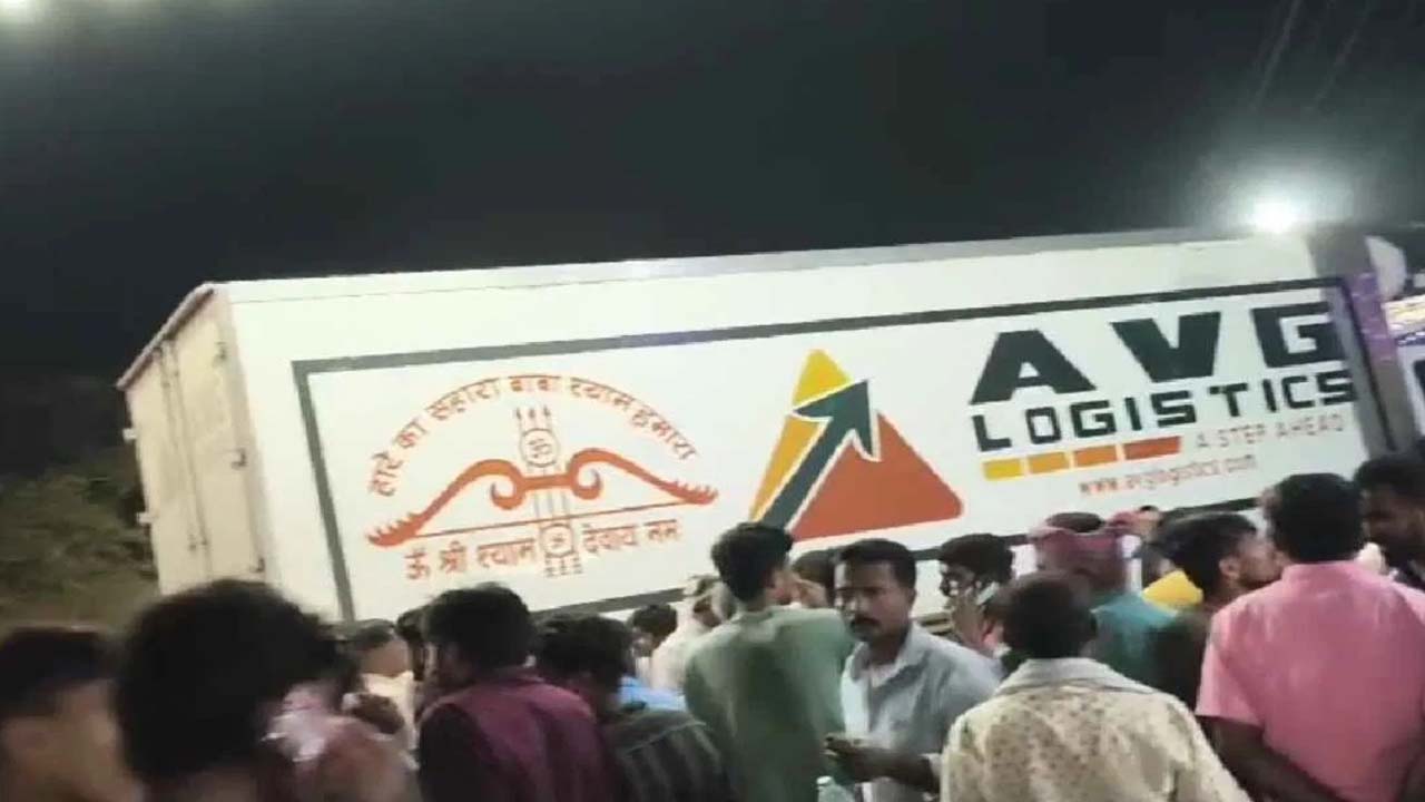 Hassan 8 Dies after truck ploughs into Ganesh ganesh idol impression Kannada News