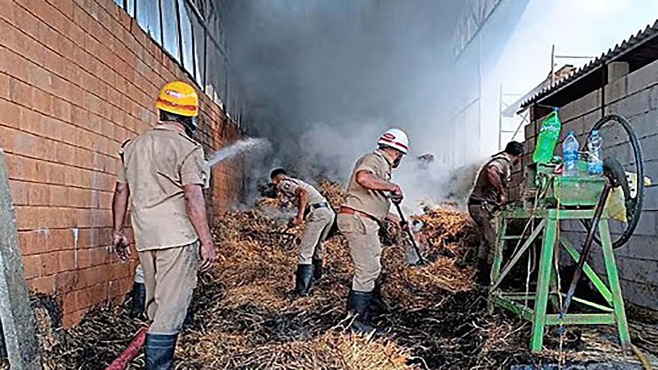 Karkala Ajekar Fire destroys paddy straw godown