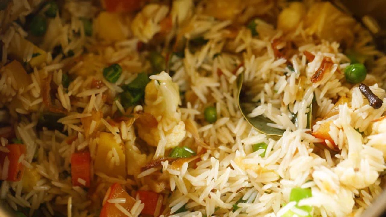 ರುಚಿಕರವಾದ ಈಸಿ ವೆಜ್ ಪಲಾವ್ ರೆಸಿಪಿ