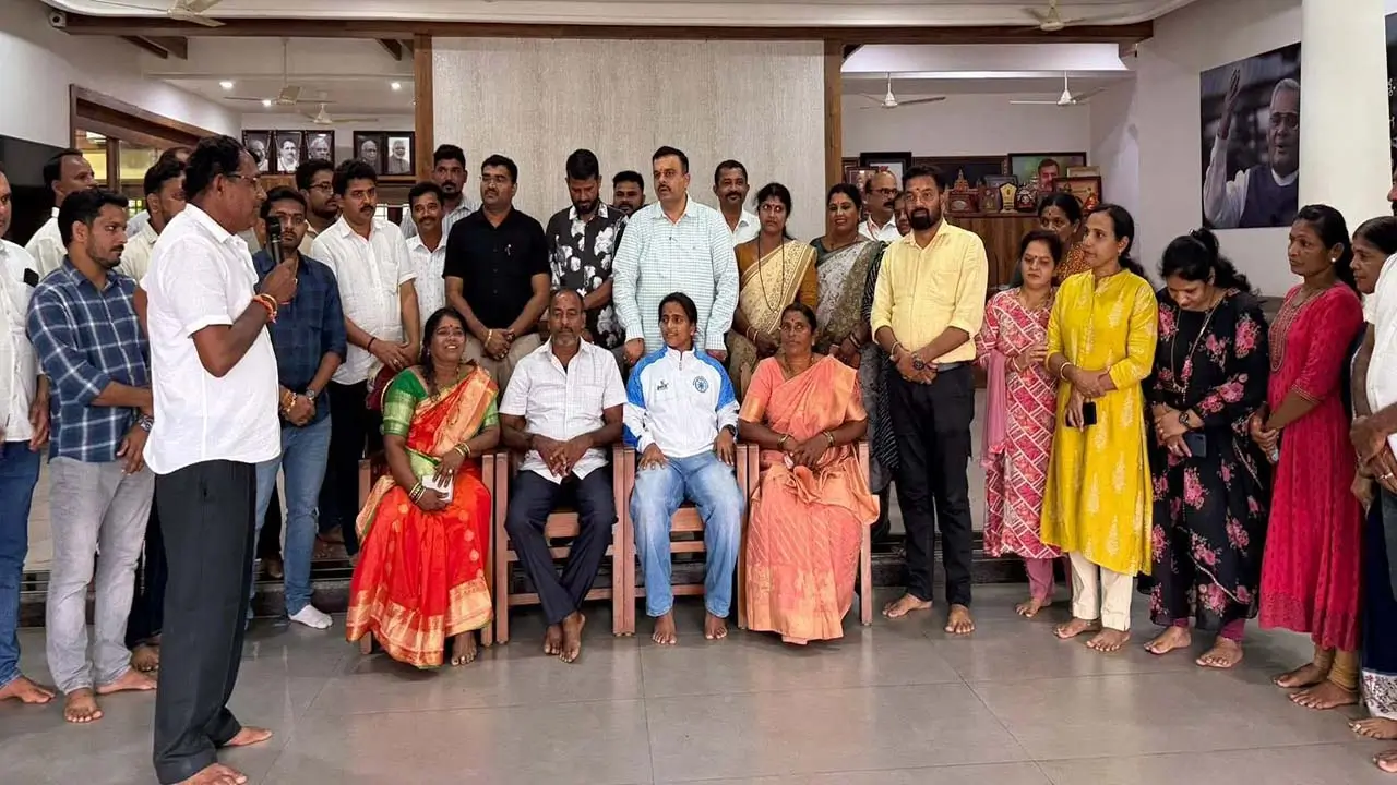 Karkala Womens World Cup kabaddi Indian team player Dhanalakshmi is honoured