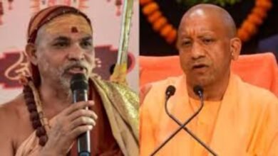 Shankaracharya vs Yogi Adityanath