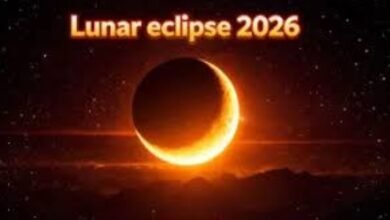 Lunar Eclipse today rare yoga after 500 years Good luck for these 3 zodiac signs while these need to be cautious
