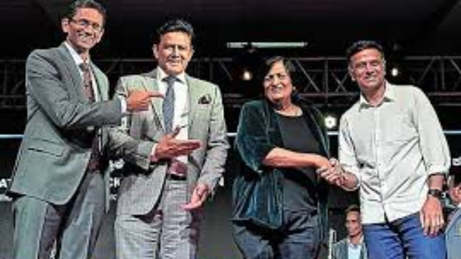 Rahul Dravid Anil Kumble Shanta Rangaswamy names for Chinnaswamy stadium bangalore stands