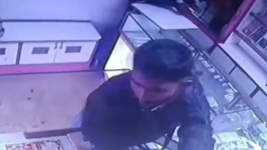 Samosa sellers movie style robbery sketch Wanting to get rich is now going to jail!