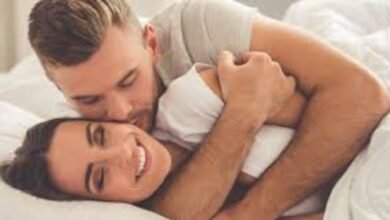 Hugging your partner 20 seconds is a boon for health research reveals