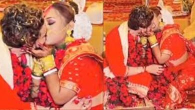 Viral Video of Newlyweds Kissing at Wedding Mandap Leaves Netizens Divided