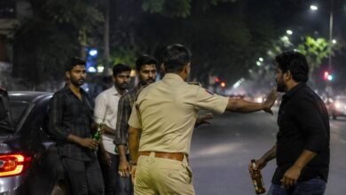 ಮದ್ಯಪಾನ ಮಾಡಿ ಗಲಾಟೆ, ಪೊಲೀಸರ ಮೇಲೆಯೇ ಹಲ್ಲೆ.. ಇಬ್ಬರು ಯುವಕರ ಬಂಧನ