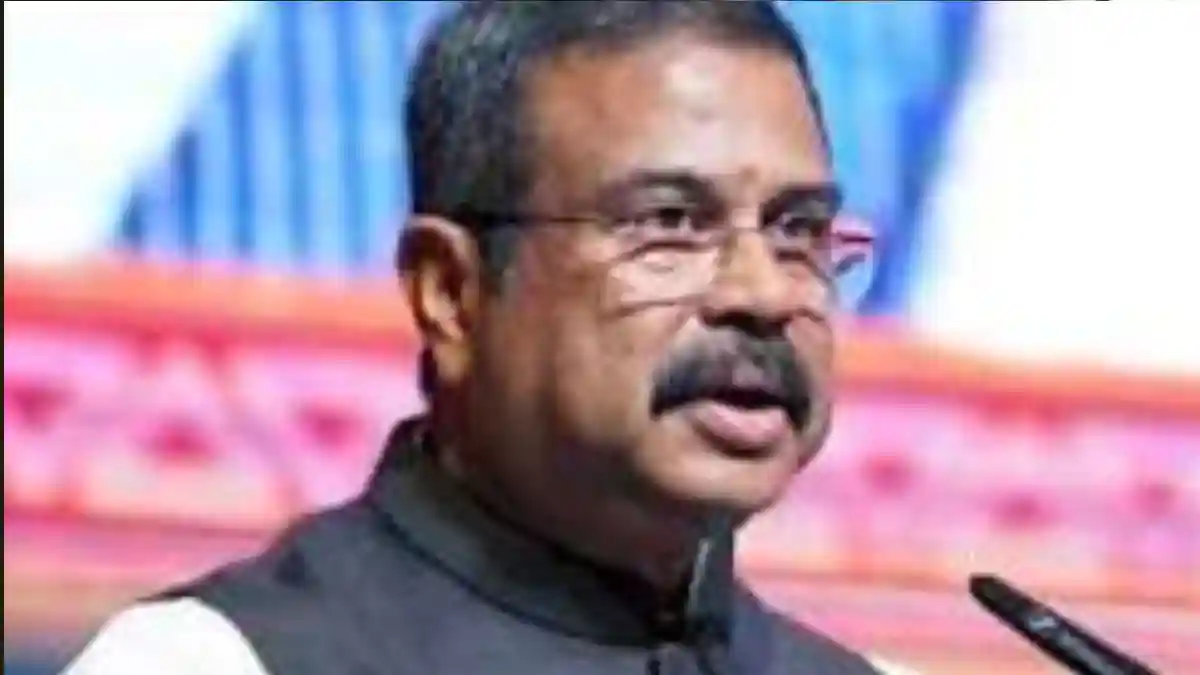 ಪ್ರತಿಭಟನೆಗೆ ಮಣಿದು ಕೇಂದ್ರ ಶಿಕ್ಷಣ ಸಚಿವ ಧರ್ಮೇಂದ್ರ ಪ್ರಧಾನ್ ರಾಜೀನಾಮೆ