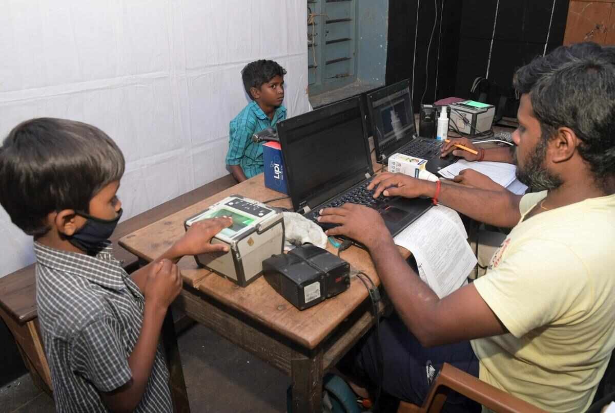 ಮಕ್ಕಳ ಆಧಾರ್ ಬಯೋಮೆಟ್ರಿಕ್ ಅಪ್‌ಡೇಟ್ ಉಚಿತ! ಪೋಷಕರಿಗೆ ಮಹತ್ವದ ಮಾಹಿತಿ