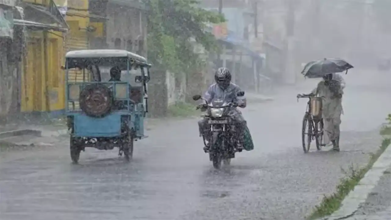 ರಾಜ್ಯದಲ್ಲಿ ಮುಂಗಾರು ಮಳೆ ಅಬ್ಬರ ಬಲು ಜೋರು : ಮುಂದಿನ 2 ದಿನ ಭಾರೀ ಮಳೆ ಮುನ್ಸೂಚನೆ