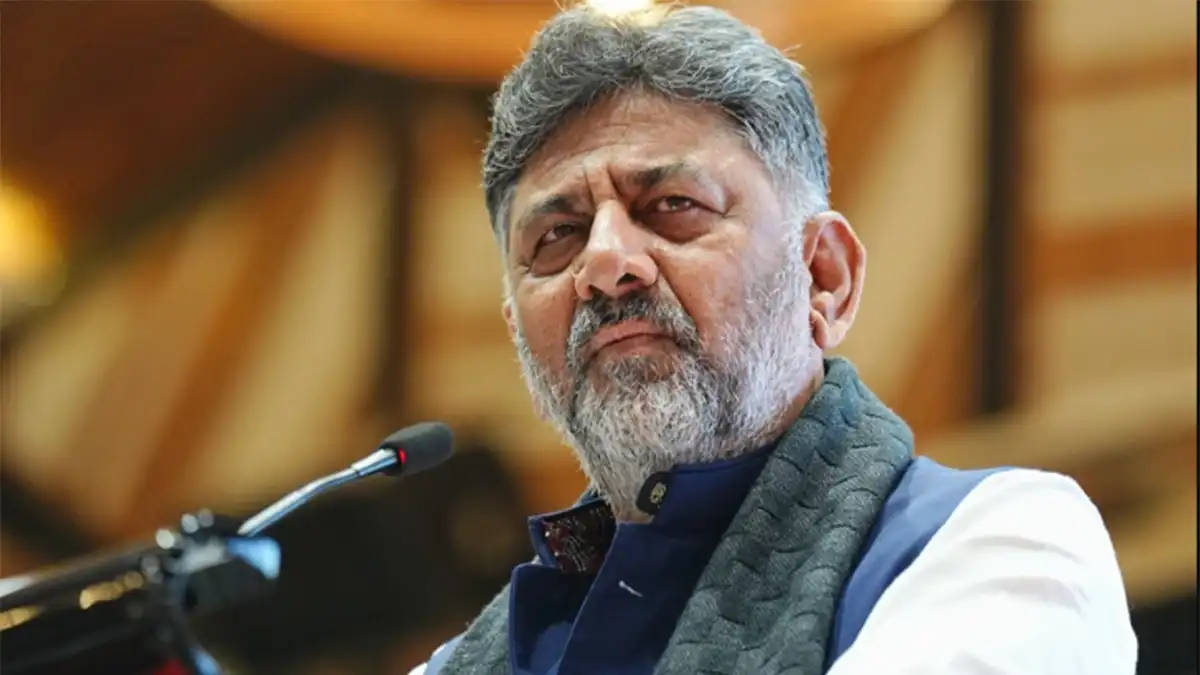 ನಿಲ್ಲದ ಸಂಪುಟ ವಿಸ್ತರಣೆ ತಲೆನೋವು : ಹೈಕಮಾಂಡ್ಗೆ ಹಳೆ ನಿಯಮ ನೆನಪಿಸಿದ ಡಿಕೆಶಿ