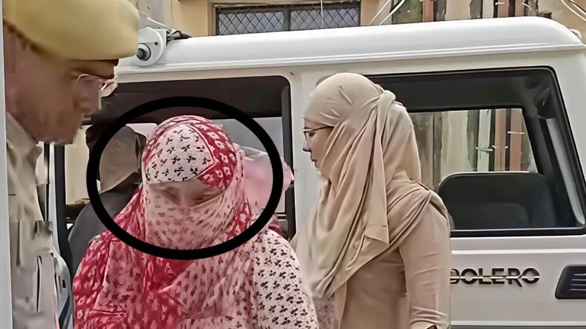 rajasthan nurse blackmails 65 year old doctor extorts 2 crore barmer 2