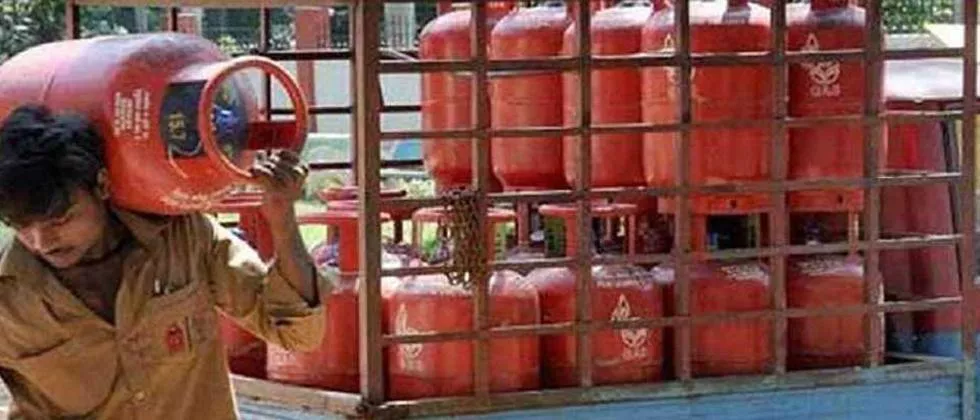 LPG cylinder price hiked by Rs 102 from today, Check latest rate in your city