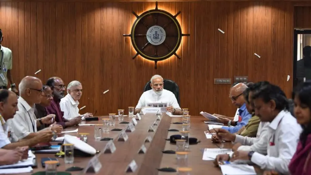 719691 Modi Meeting Kerala Cm Officals