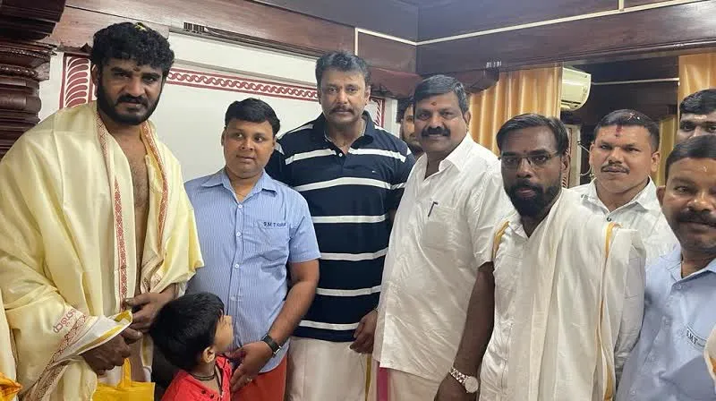 Actor Darshan Thoogudeepa And Chikkanna Visited Kollur Mookambika Temple 3