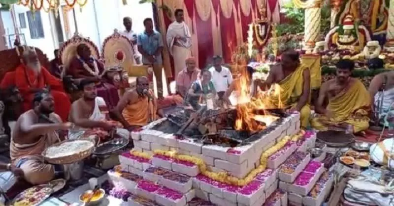 Omicron Shaneshwara Maha Yaga Held In Bangalore T Dasarahalli Shaneswara Temple 2