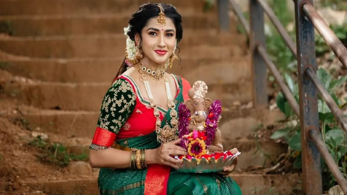 Actor Prajwal Devaraj Wife Ragini Photoshoot as a Parvathi in Ganesh Chaturthi
